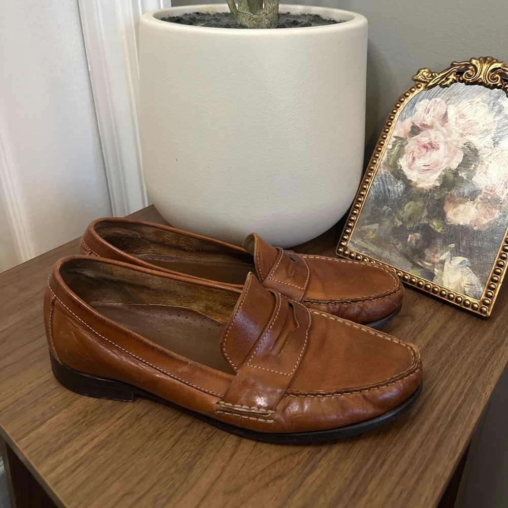 Classic Brown Leather Penny Loafers for Women - Picture 2 of 6